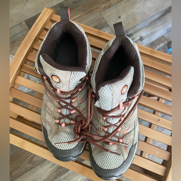 Hiking boots - Picture 3 of 6